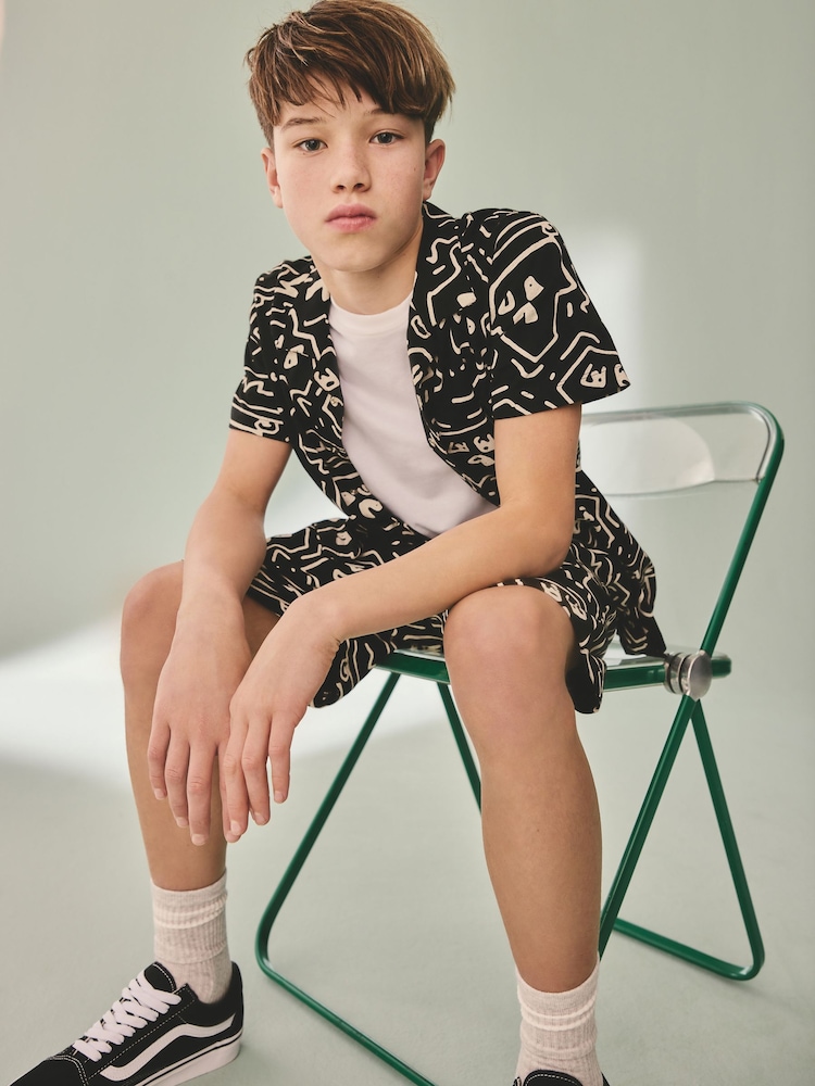 Black/White 100% Cotton Printed Jersey Shirt And Shorts Set (3-16yrs) - Image 5 of 10