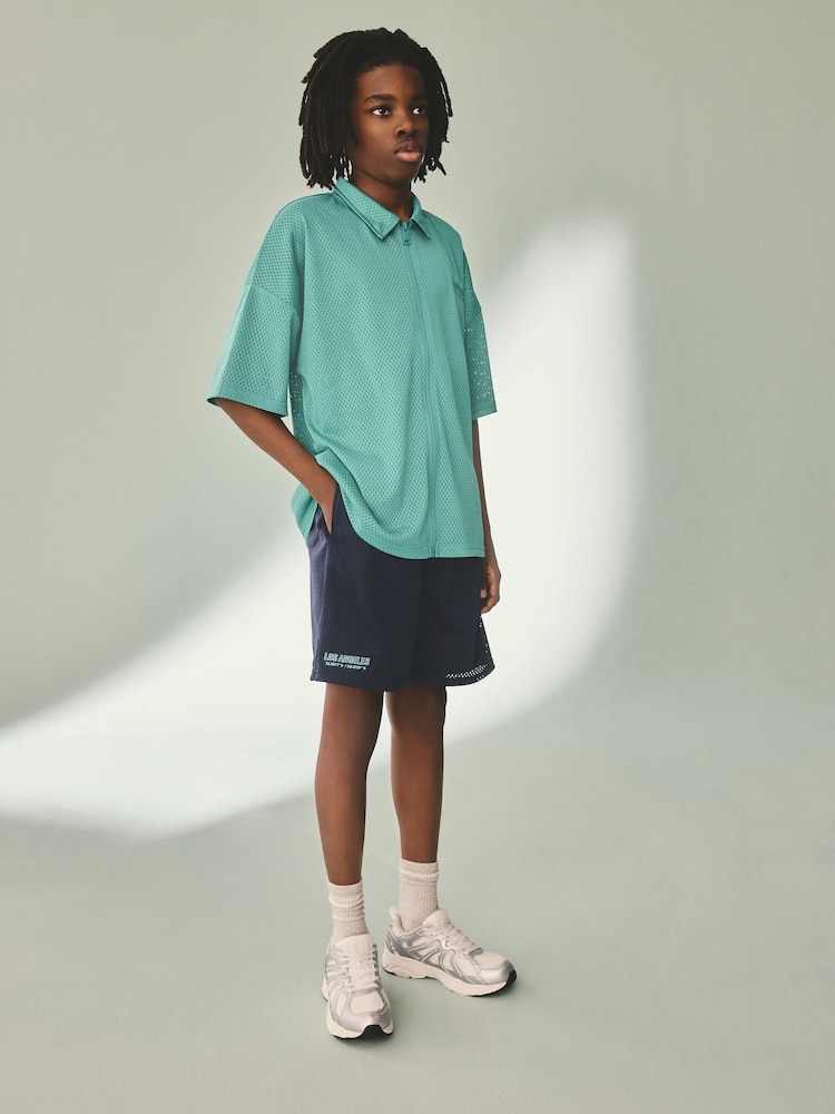 Grün/Marineblau - Short Sleeve Sports Shirt and Shorts Set (3-16yrs) - Bild 2 von 13 Grün/Marineblau - Short Sleeve Sports Shirt and Shorts Set (3-16yrs) - Bild 2 von 13