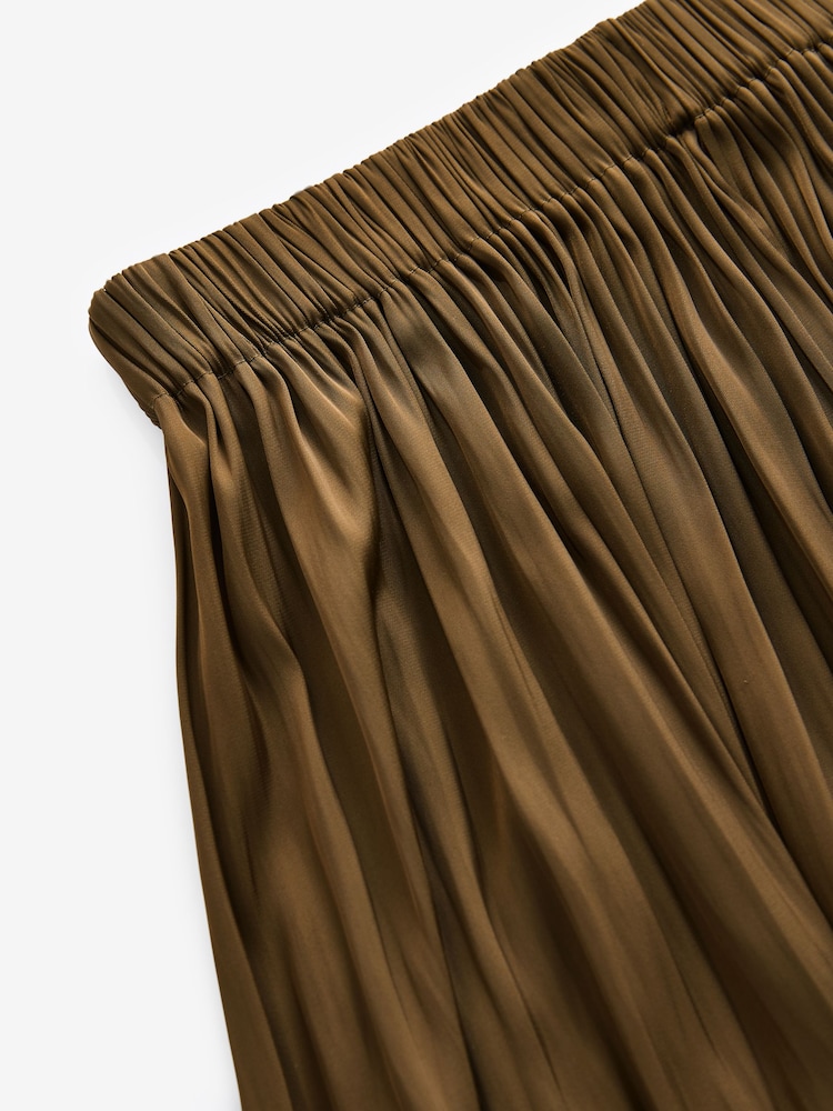 Boho Khaki Green Pleated Satin Maxi Skirt - Image 6 of 7