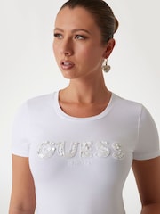 Белый - футболка с короткими рукавами и логотипом Guess пайетками - Изображение 4 из 5