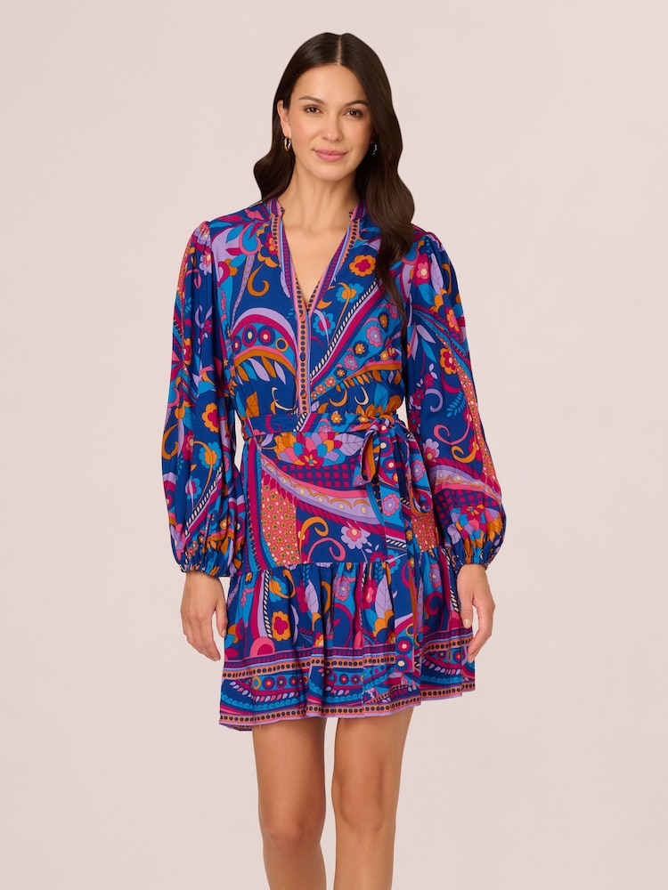 Adrianna Papell Kurzes Kleid mit Print - Bild 1 von 7