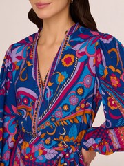 Adrianna Papell Kurzes Kleid mit Print - Bild 5 von 7