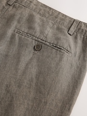 Castanho - Ajuste cônico regular - Calças Chino exclusivas de linho 100% - Imagem 12 de 12