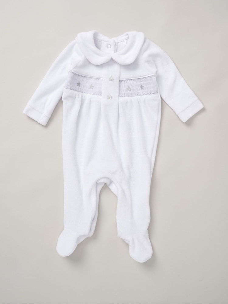 Weiß - Rock-A-Bye Baby Boutique Velour All-In-One Sleepsuit - Bild 2 von 3 Weiß - Rock-A-Bye Baby Boutique Velour All-In-One Sleepsuit - Bild 2 von 3