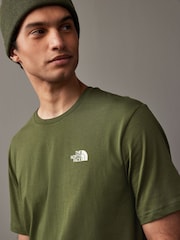 Зеленый хаки - The North Face Moutain Sketch Back Print Relaxed 100% Cotton T-Shirt - Изображение 4 из 5