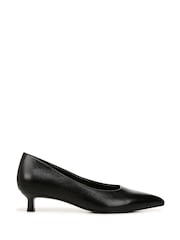 Negro - Zapatos de salón de tacón bajo y corte ancho Natalia de Naturalizer - Imagen 1 de 7