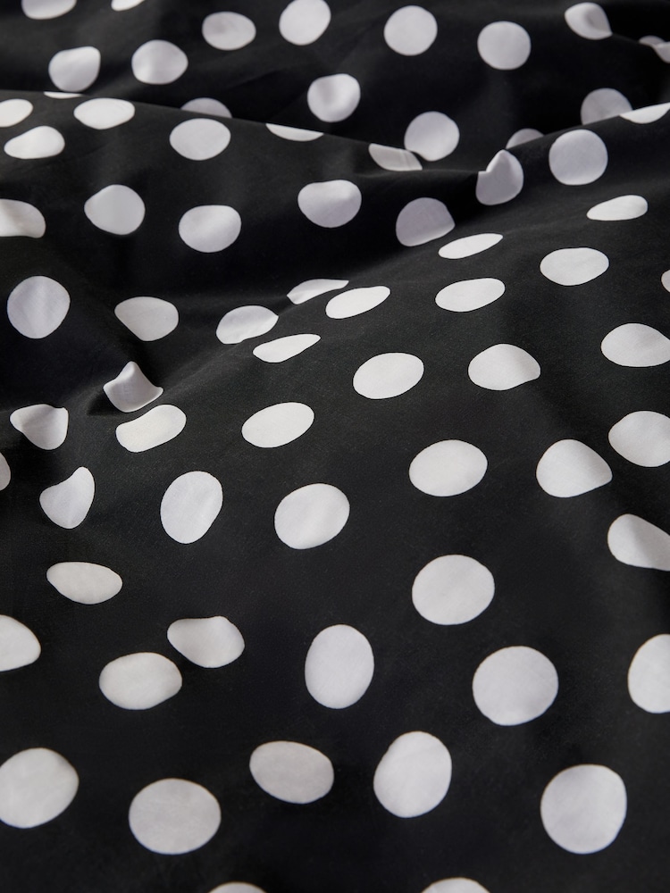 2 Pack Black/White Polka Dot Reversible Duvet Cover and Pillowcase Set - Image 6 of 9