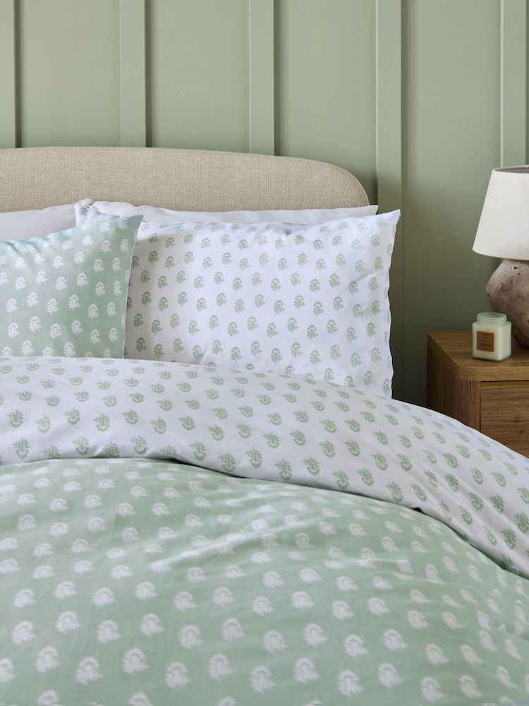2 Pack Green/White Woodblock Floral Reversible Duvet Cover and Pillowcase Set - Image 3 of 8