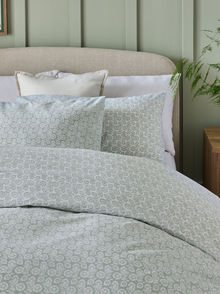 2 Pack Green/White Woodblock Floral Reversible Duvet Cover and Pillowcase Set - Image 6 of 8
