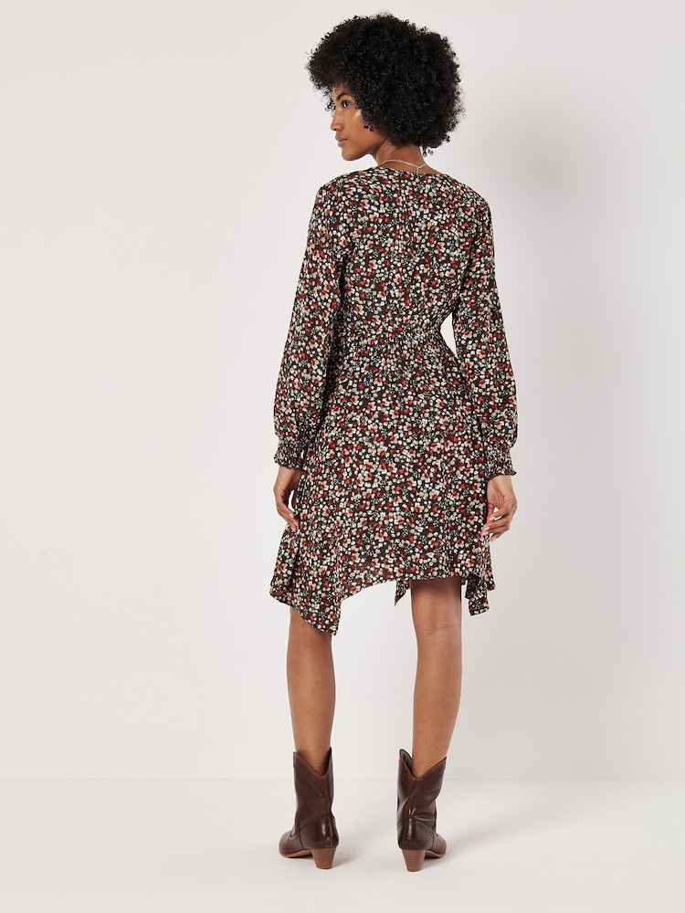 Apricot Green Ditsy Smk Waist Shark Hem Dress - Image 2 of 4