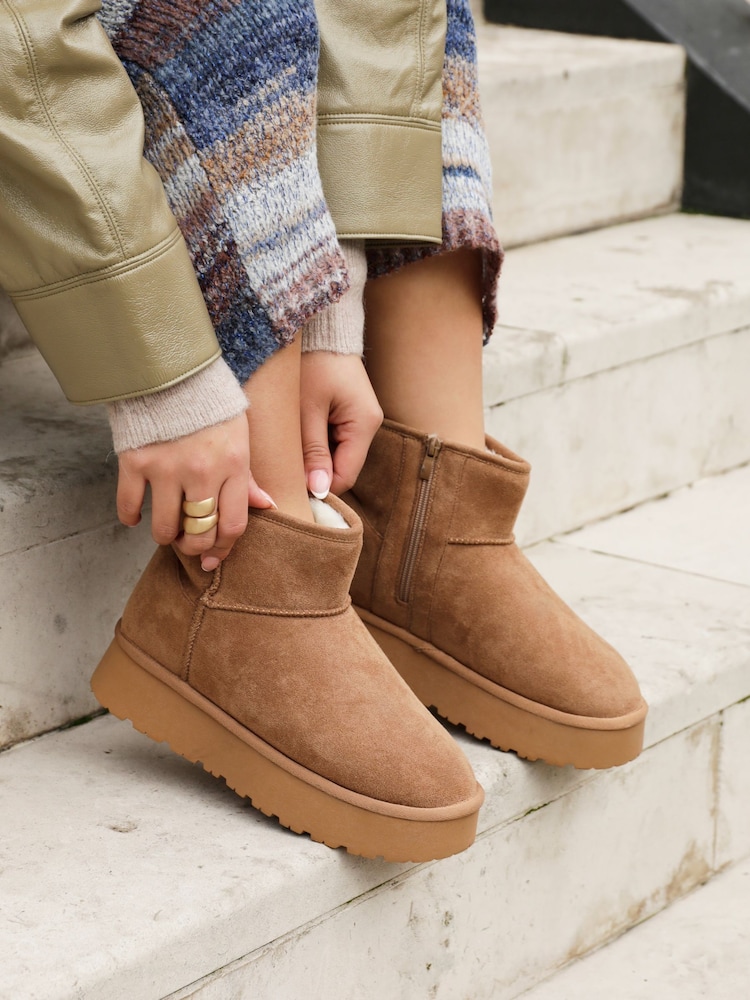 Linzi Brown Cammie Platform Ankle Boots With Inside Zip - Image 2 of 6