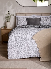 100% Cotton Floral Reversible Duvet Cover and Pillowcase Set - Изображение 2 из 8