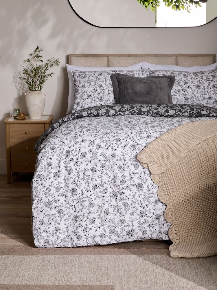 100% Cotton Floral Reversible Duvet Cover and Pillowcase Set - Изображение 2 из 8