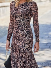 Sosandar Natural Petite Animal Print Mesh Ruched Waist Fit and Flare Dress - Image 4 of 5