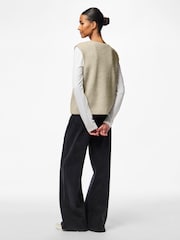 PIECES Cream Tie Front Bow Knitted Sleeveless Vest - Image 2 of 7