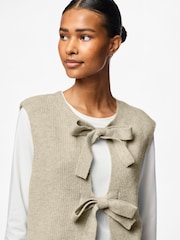 PIECES Cream Tie Front Bow Knitted Sleeveless Vest - Image 4 of 7