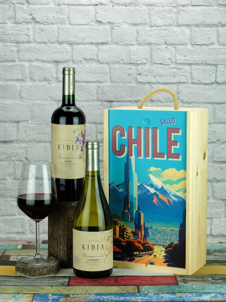 Le Bon Vin Chilean Reserve Wines 2 Bottle Wooden Gift Box - Image 1 of 1
