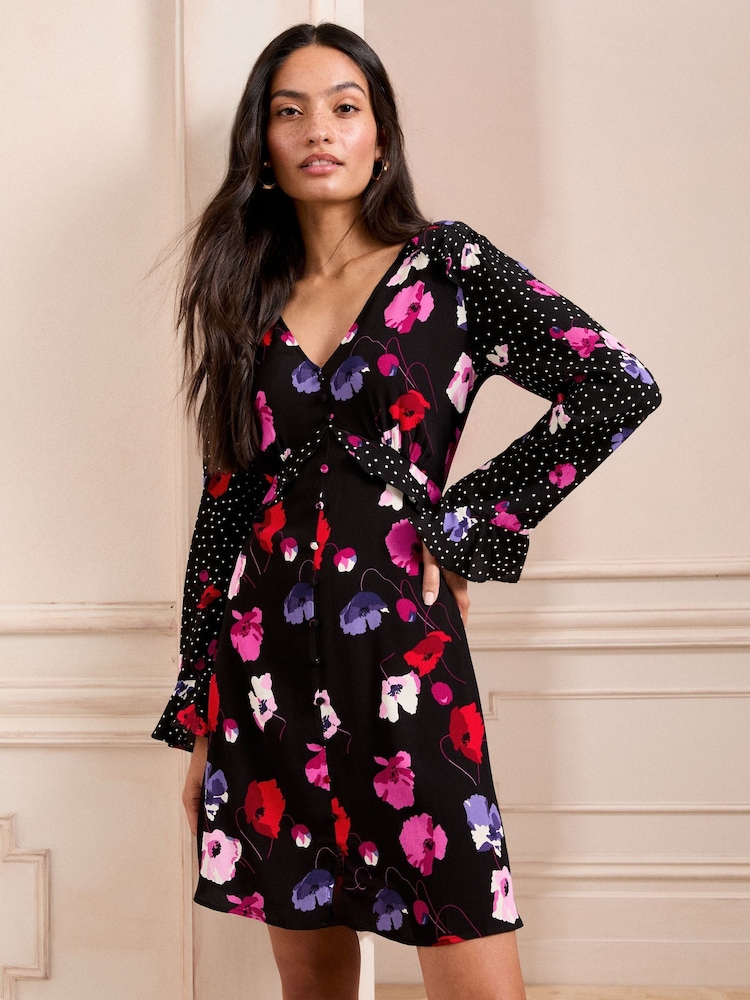 Vestido corto con volantes y escote de pico de Love & Roses - Imagen 2 de 4