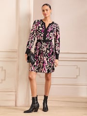 Love & Roses Printed Jersey Pleated Belt Detail Mini Dress - Imagen 1 de 4