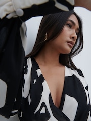 Pretty Lavish Black and White Lilianna Balloon Sleeve Printed Dress - Image 3 of 4