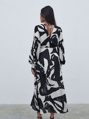 Pretty Lavish Black and White Lilianna Balloon Sleeve Printed Dress - Image 4 of 4