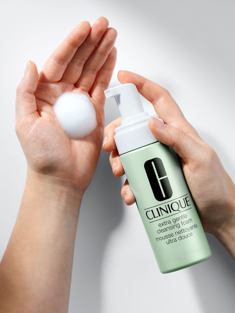Clinique Extra Gentle Cleansing Foam 125ml - Image 2 of 5 Clinique Extra Gentle Cleansing Foam 125ml - Image 2 of 5