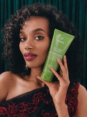 Aveda x Altuzarra Be Curly Advanced Essentials Haircare Gift Set (Worth £92) - Image 2 of 3