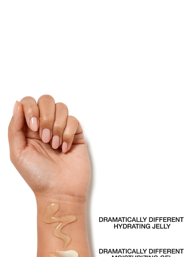 Clinique Dramatically Different Moisturising Gel With Pump 200ml - Image 2 of 4