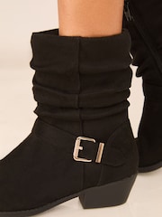 Botines planos con hebilla y diseño fruncido de corte ancho de Lipsy - Imagen 2 de 4