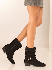 Botines planos con hebilla y diseño fruncido de corte ancho de Lipsy - Imagen 4 de 4