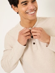 FatFace 100% Cotton Long Sleeve Nutbourne Henley T-Shirt - صورة 4 من 6