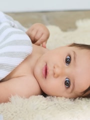 The Little Tailor Baby Chevron Design 100% Cotton Knitted Shawl - Image 7 of 7