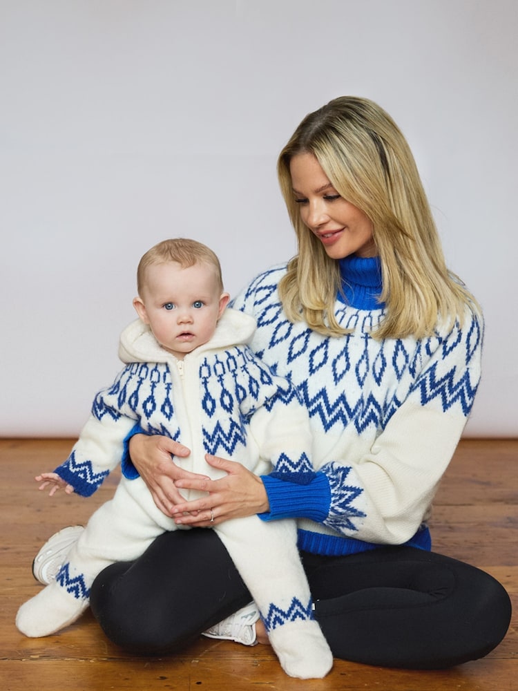 Blau - The Little Tailor Weihnachtlicher Strickpullover mit Norwegermuster und weiter Passform - Bild 3 von 3 Blau - The Little Tailor Weihnachtlicher Strickpullover mit Norwegermuster und weiter Passform - Bild 3 von 3