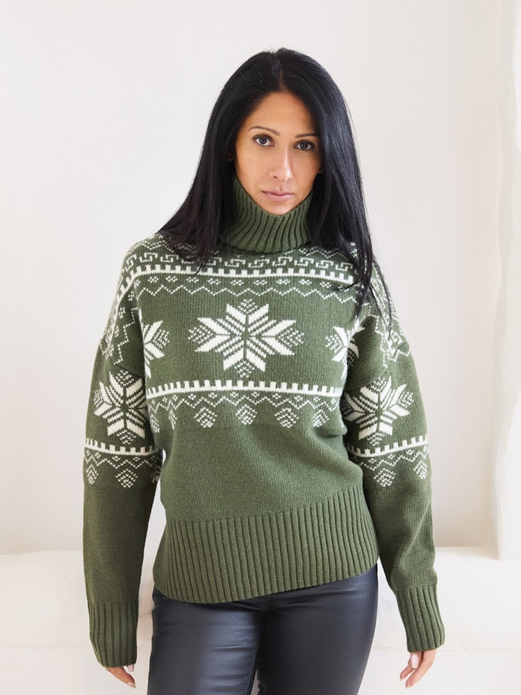 The Little Tailor Snowflake Chunky Knit Slouch Christmas Jumper - Image 2 of 7 The Little Tailor Snowflake Chunky Knit Slouch Christmas Jumper - Image 2 of 7
