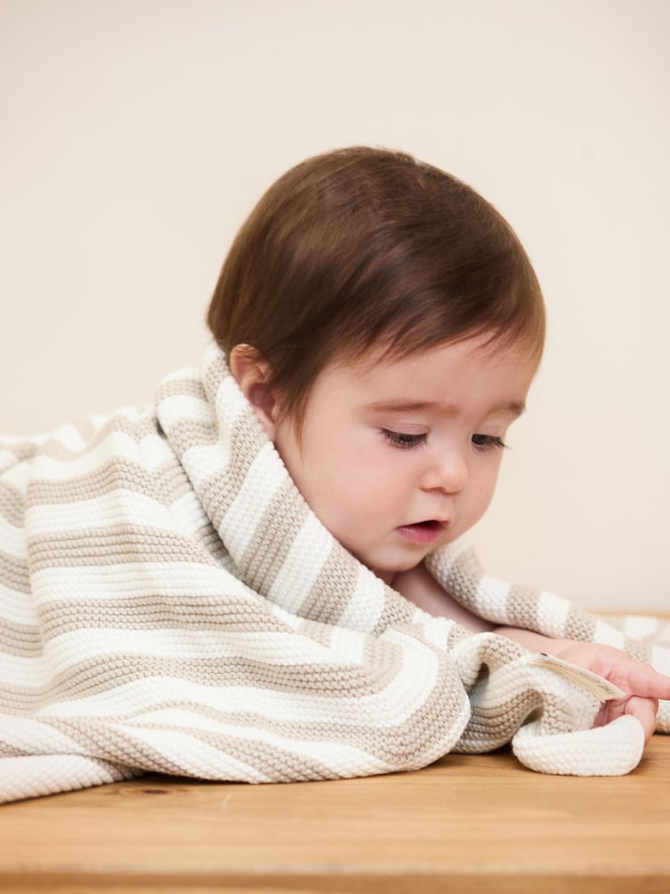 The Little Tailor Baby Chevron Design 100% Cotton Knitted Shawl - Image 7 of 7