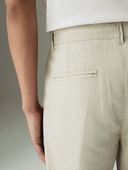 Natural - Ajuste cônico regular - Calças chino de linho e algodão - Imagem 5 de 10