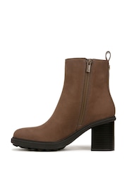 Vionic Truckee Wide Fit Block Heel Leather Ankle Boots - Image 3 of 10