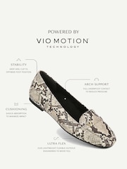 Vionic Wide Fit Hayes Ballet Flats - Image 9 of 10
