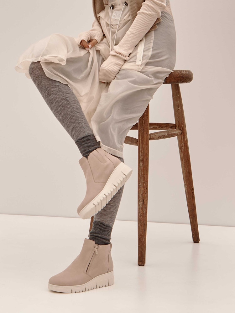 Vionic Uptown Sur Wide Fit Leather Ankle Boots - Image 1 of 11