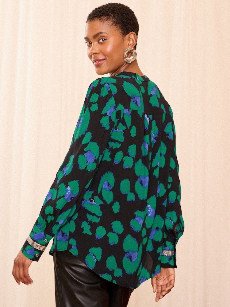 Love & Roses Green Animal Sequin Trim V-Neck Long Sleeve Blouse - Image 2 of 4