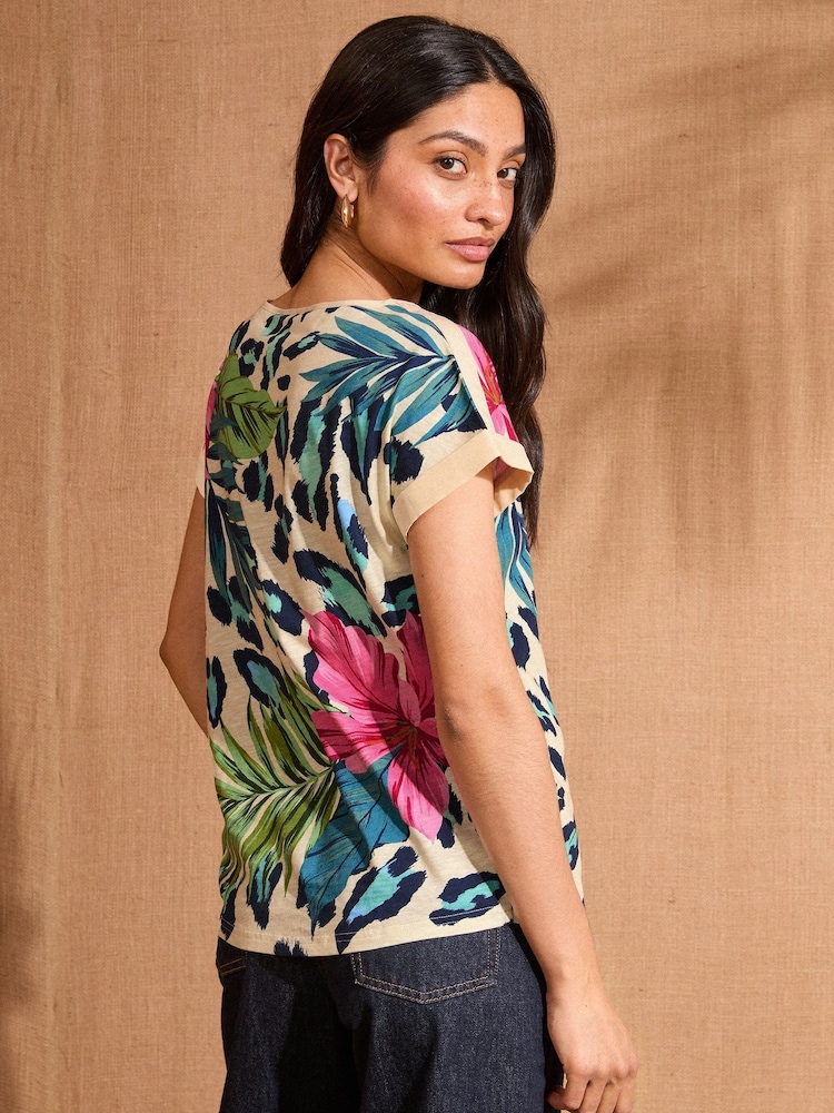 Love & Roses Animal Tropical Print Crew Neck Jersey T-Shirt - Image 4 of 4