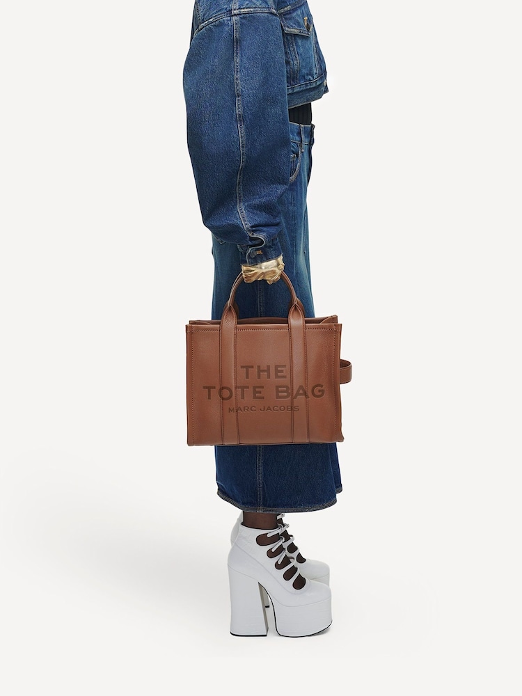 Marc Jacobs Tan THE MEDIUM TOTE - Image 2 of 9 Marc Jacobs Tan THE MEDIUM TOTE - Image 2 of 9