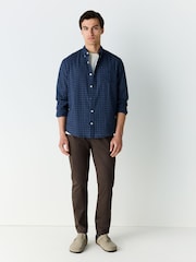 Marrón - Lightweight Stretch Chino Trousers - Imagen 3 de 10