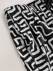 Black/White Printed Seersucker Swim Shorts - Image 9 of 9