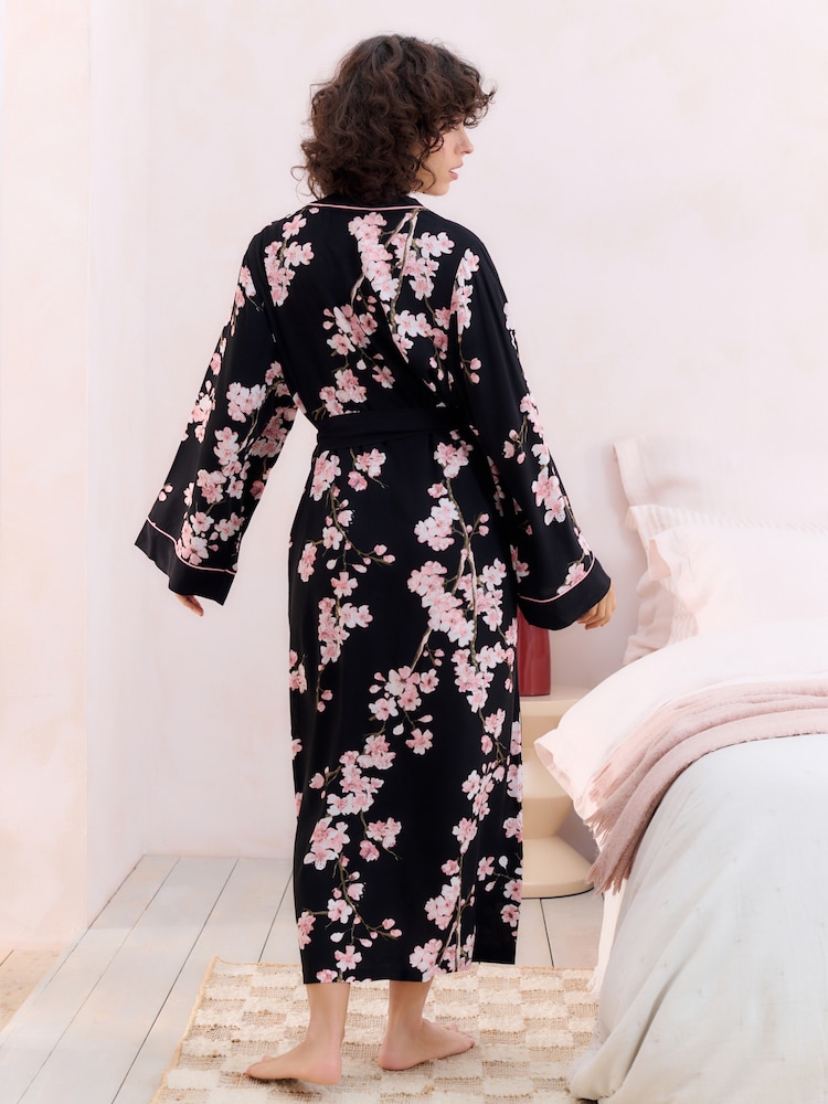 Bath & Body Works Black Japanese Cherry Blossom Lightweight Robe - Image 3 of 8
