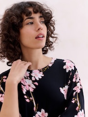Bath & Body Works Black Japanese Cherry Blossom Night T-Shirt - Image 3 of 7
