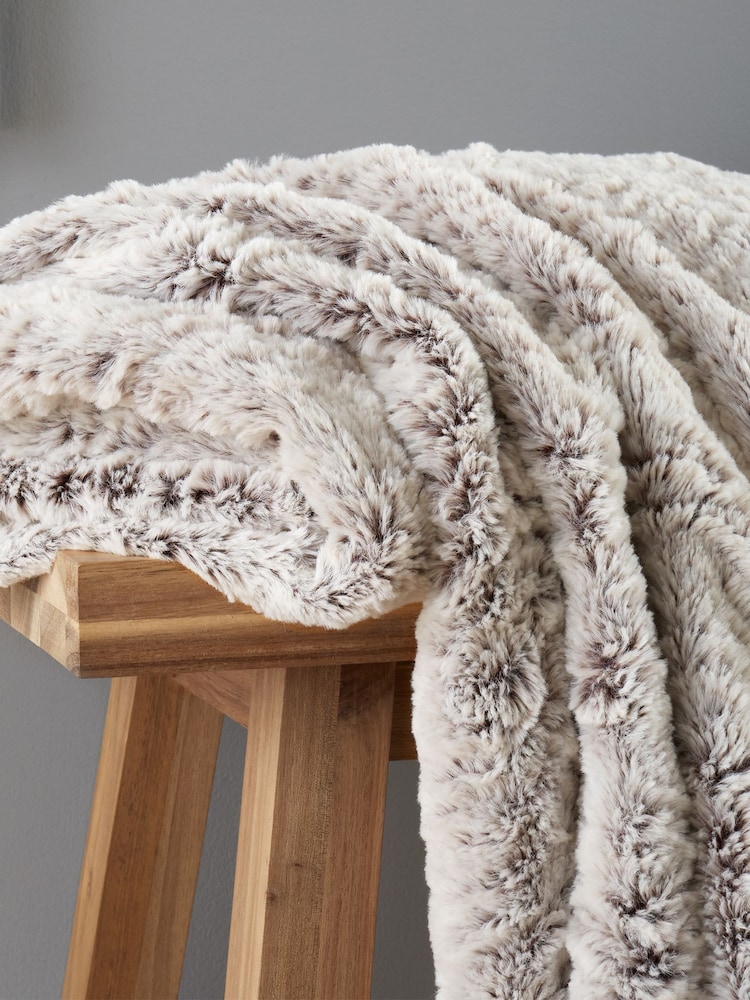 Catherine Lansfield pele sintética Wolf Blanket Throw - Imagem 2 de 4