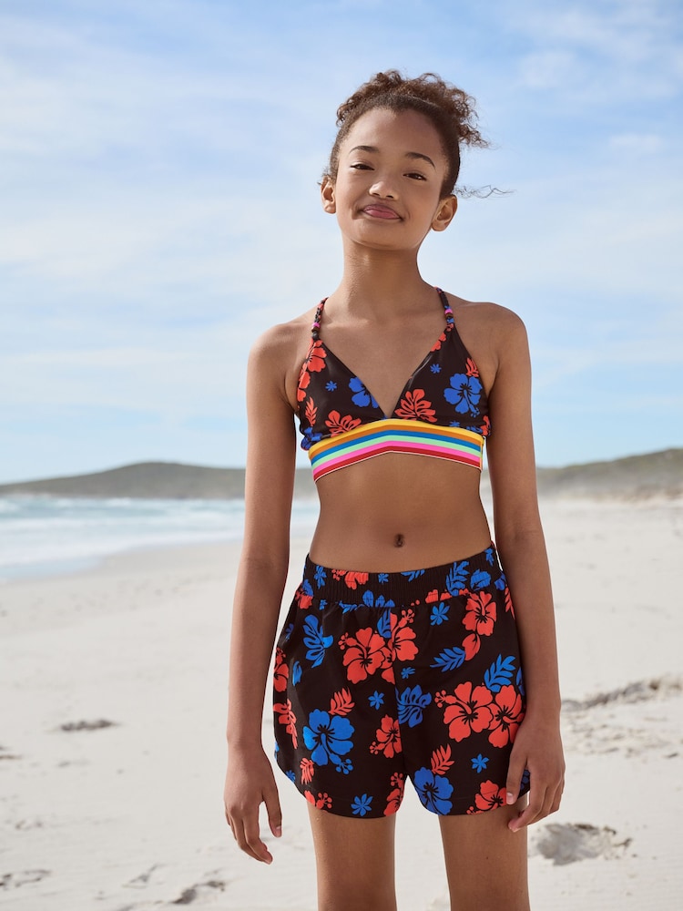 Schwarz, tropisch - Bikini- und Strandshorts-Set (8–16 Jahre) - Bild 1 von 13 Schwarz, tropisch - Bikini- und Strandshorts-Set (8–16 Jahre) - Bild 1 von 13