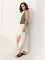 Verde caqui con bordado - Button Down Sleeveless Waistcoat With Linen - Imagen 2 de 5
