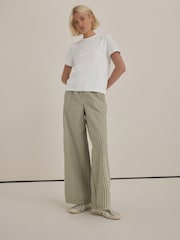 White Short Sleeve Floral Print Embellished T-Shirt - Image 2 of 3